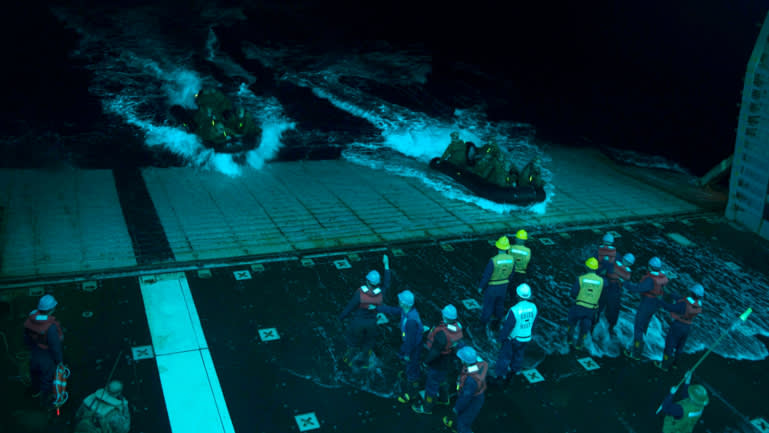 Marinir Amerika di kapal amfibi USS Bonhomme Richard di Laut Cina Timur. (Foto milik Angkatan Laut AS)