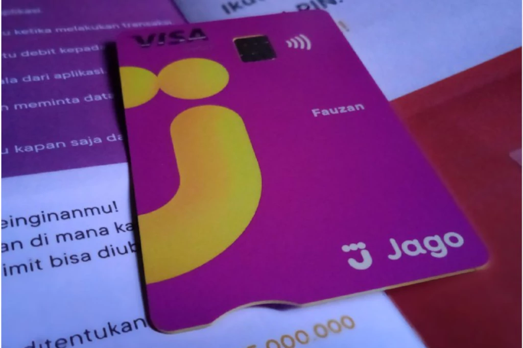 Kartu debit Visa Bank Jago. Fauzan My/Breedie