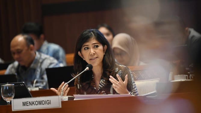 Menkomdigi Meutia Hafiz